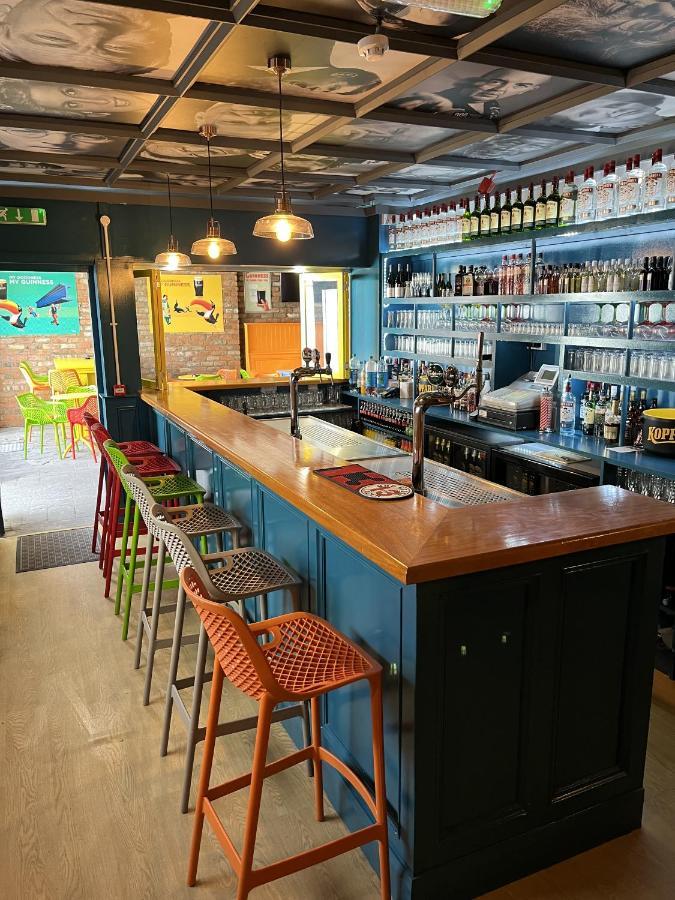 Bugler Doyles Bar & Townhouse Hotel Wexford Bagian luar foto