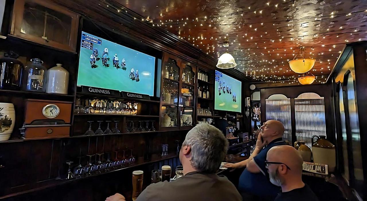 Bugler Doyles Bar & Townhouse Hotel Wexford Bagian luar foto