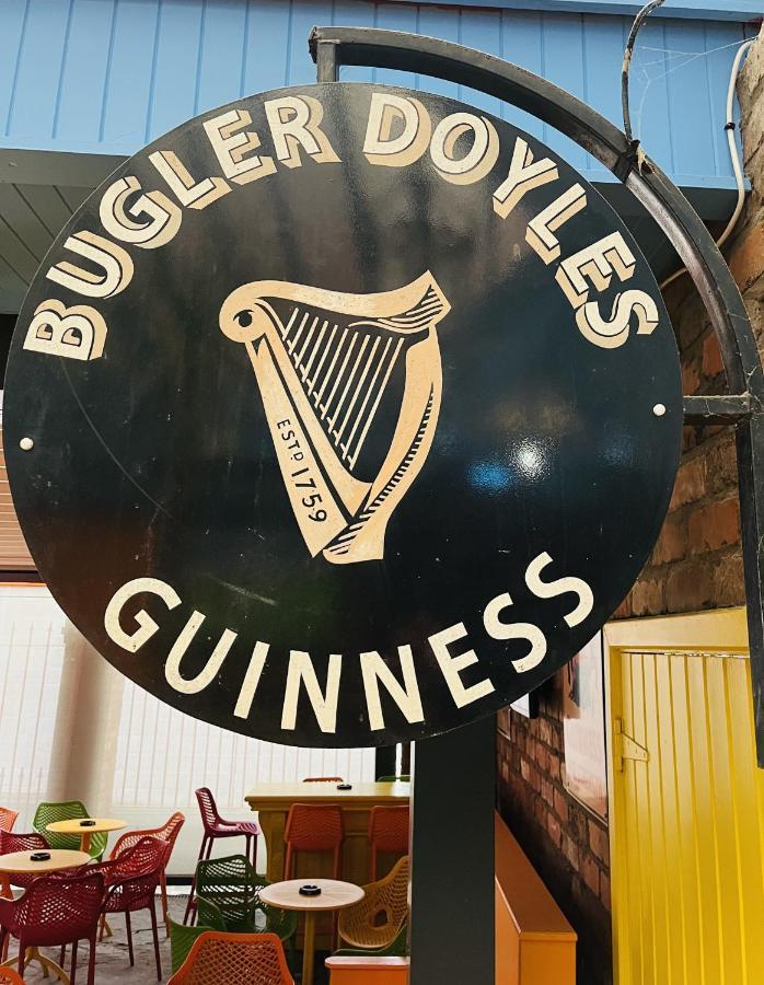Bugler Doyles Bar & Townhouse Hotel Wexford Bagian luar foto