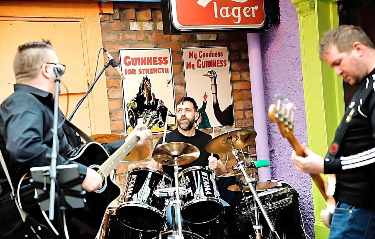 Bugler Doyles Bar & Townhouse Hotel Wexford Bagian luar foto
